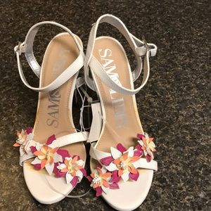 Size 10 super adorable pumps. Absolutely gorgeous